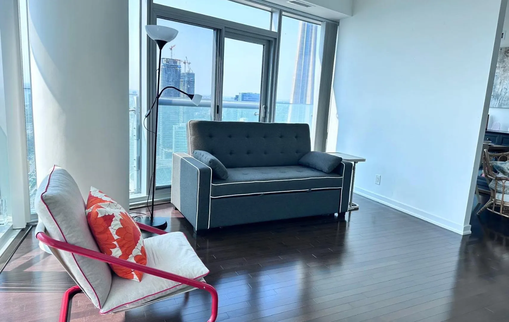 6 Guests Modern Condo With Lake Views Near Cn Tower Fully Equipped Toronto Canada