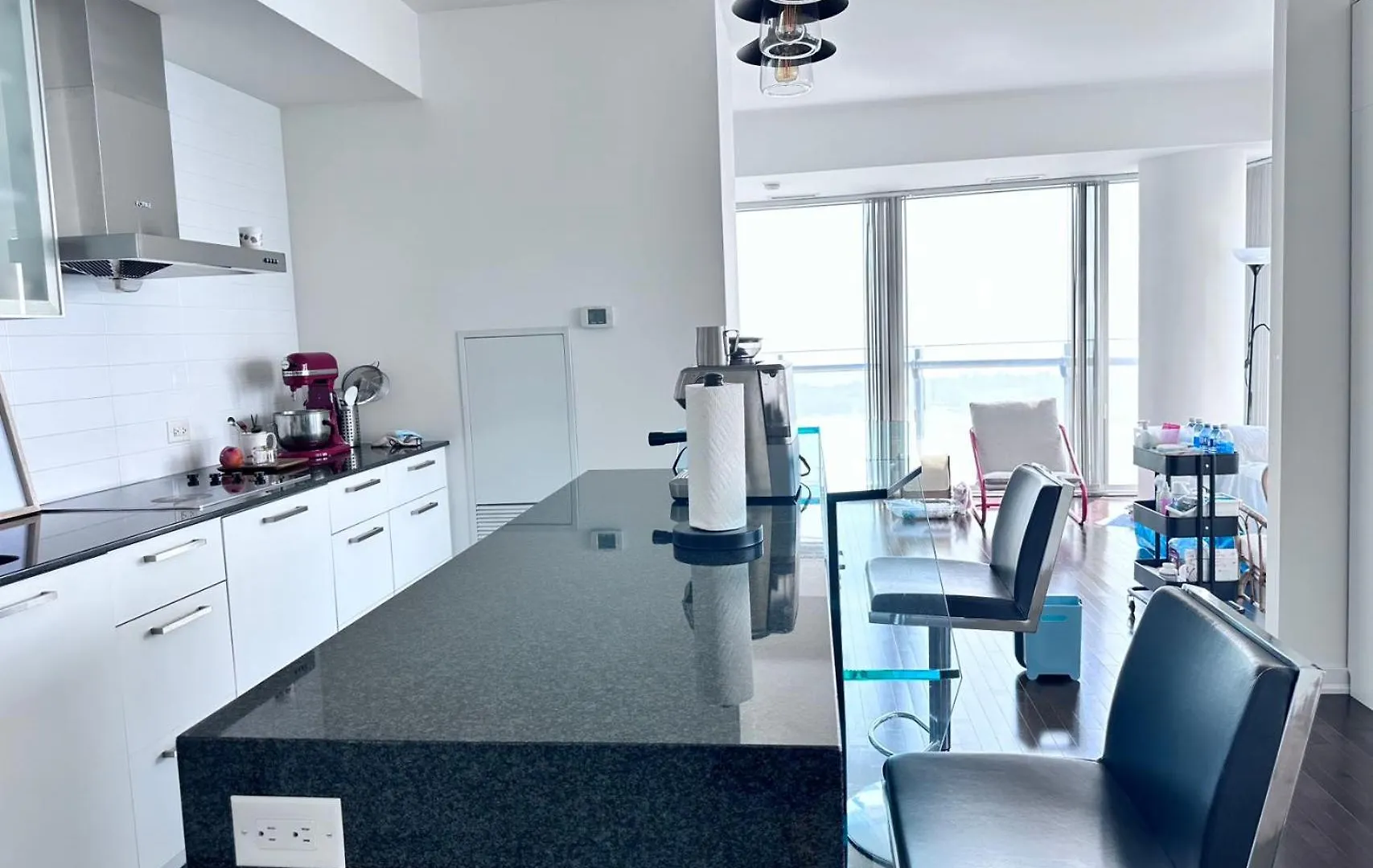 6 Guests Modern Condo With Lake Views Near Cn Tower Fully Equipped Toronto Canada