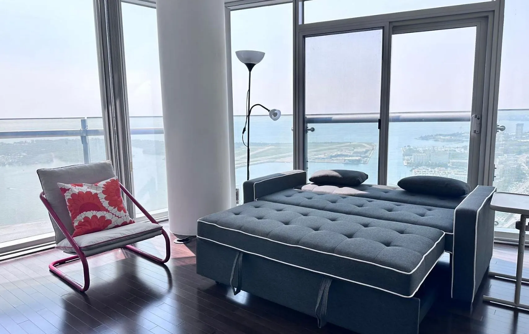 Apartment 6 Guests Modern Condo With Lake Views Near Cn Tower Fully Equipped Toronto Canada