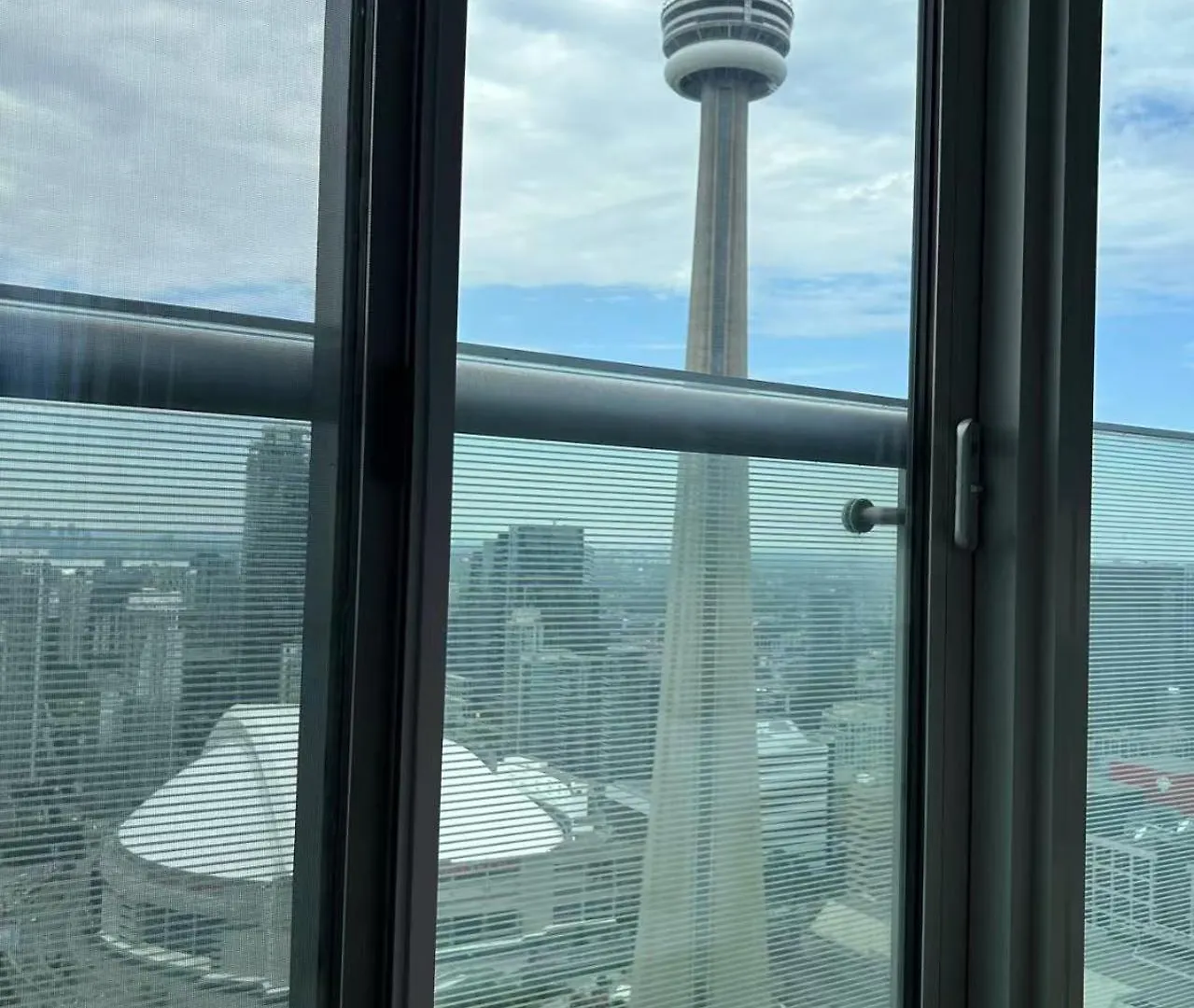 6 Guests Modern Condo With Lake Views Near Cn Tower Fully Equipped Toronto Apartment